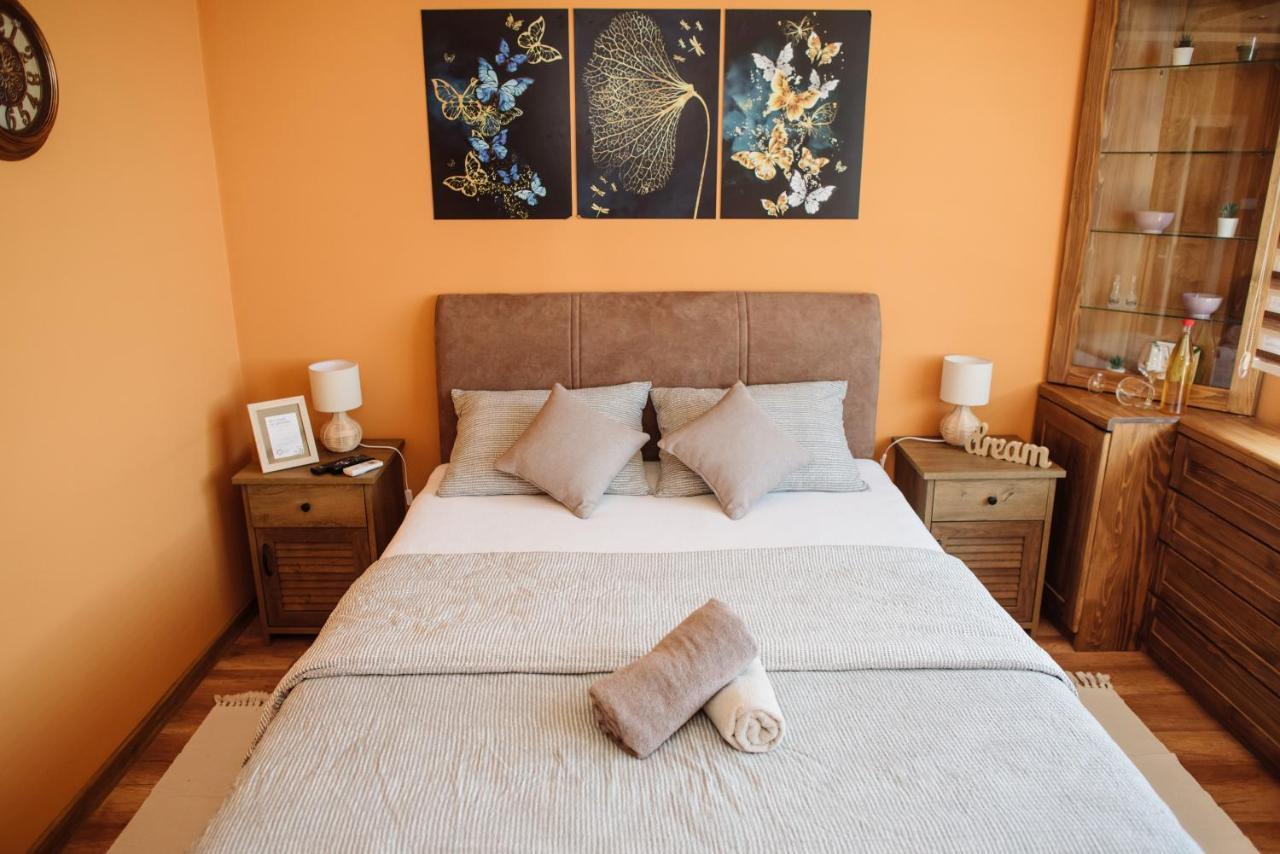 Lara Apartman Apartment ซูโบติกา ภายนอก รูปภาพ