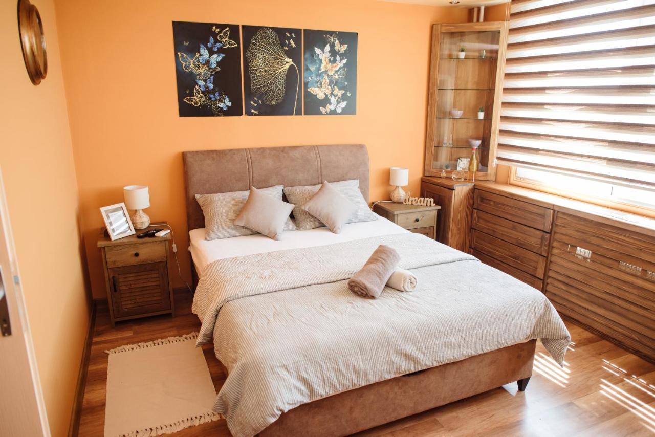 Lara Apartman Apartment ซูโบติกา ภายนอก รูปภาพ