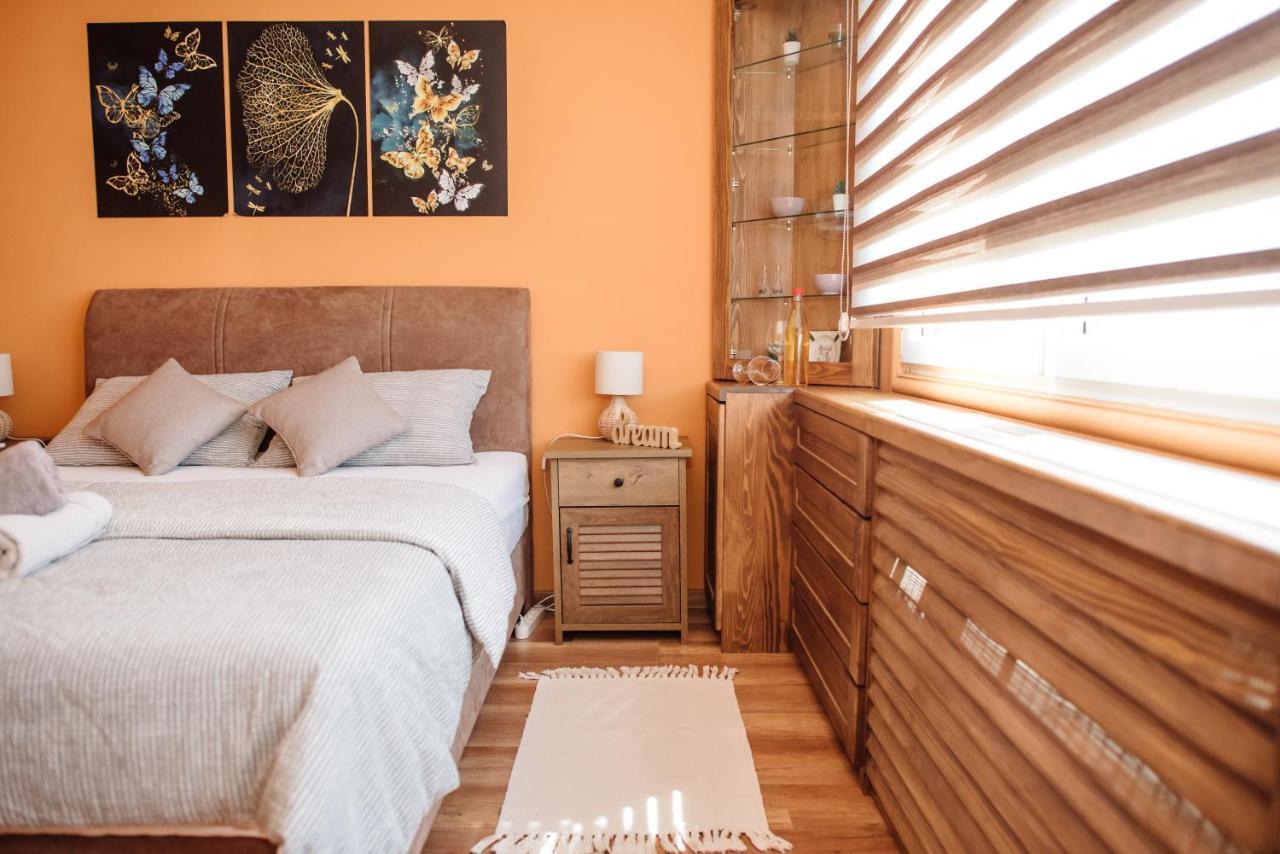 Lara Apartman Apartment ซูโบติกา ภายนอก รูปภาพ