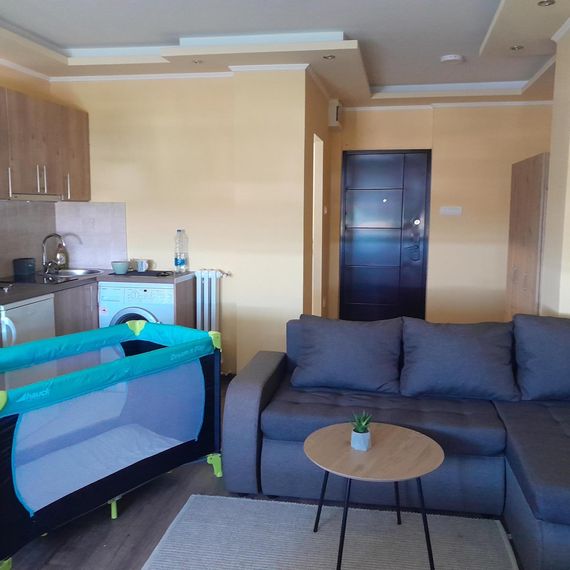 Lara Apartman Apartment ซูโบติกา ภายนอก รูปภาพ